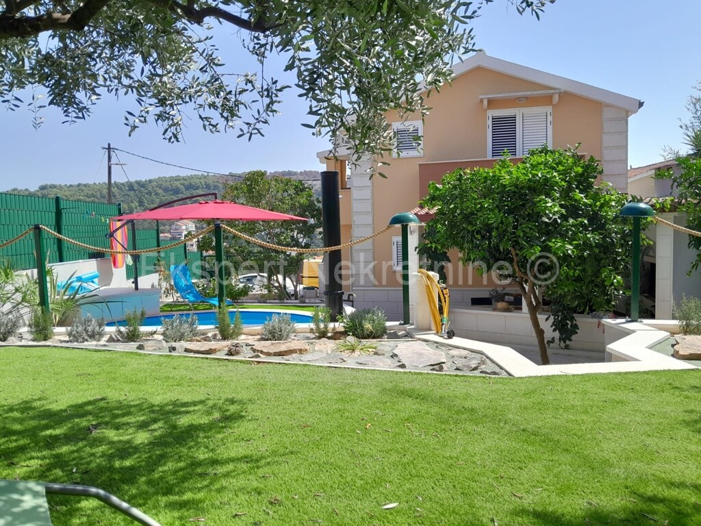 Image 5928922 - 8