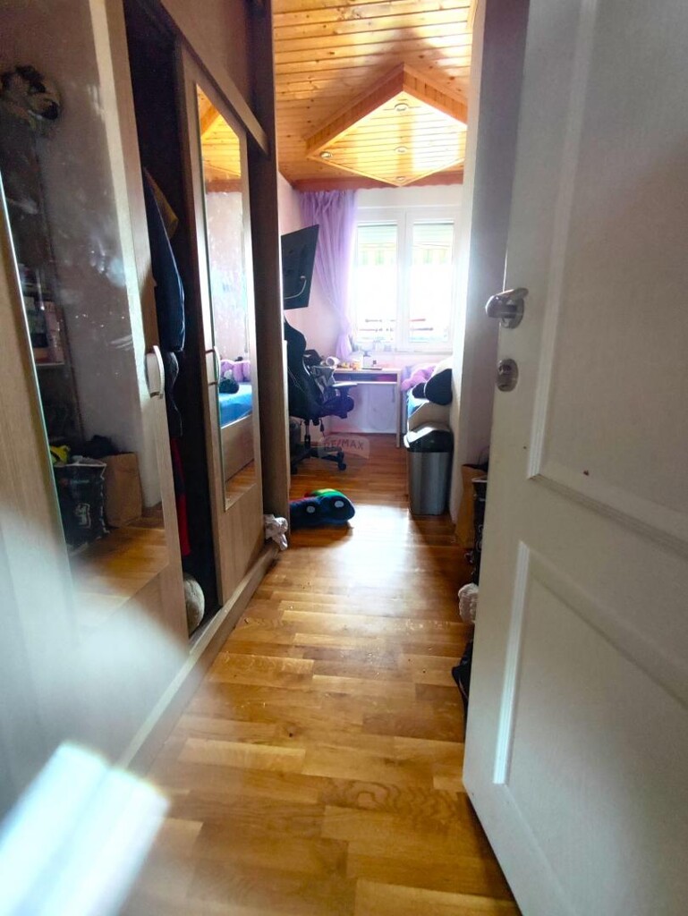 Image 5929000 - 6