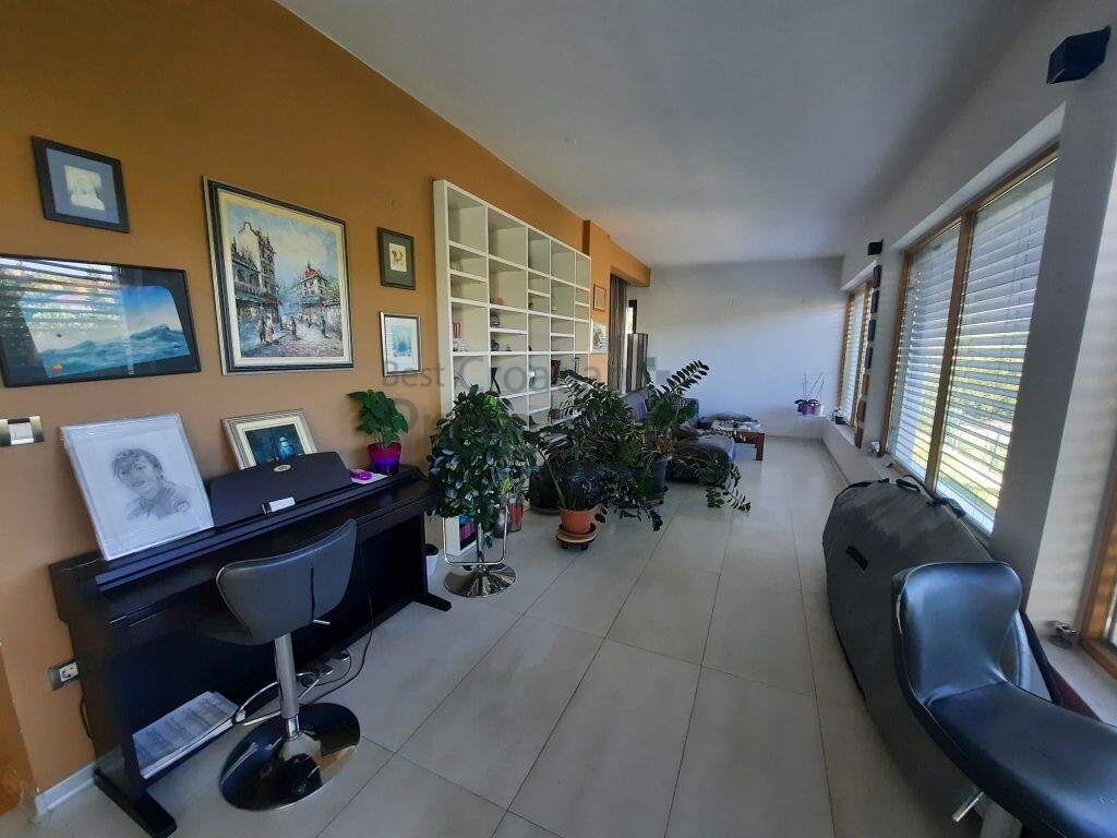 Image 5929855 - 7