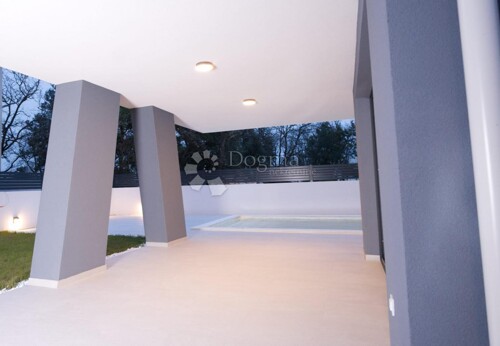 Thumbnail 5930690 - 23