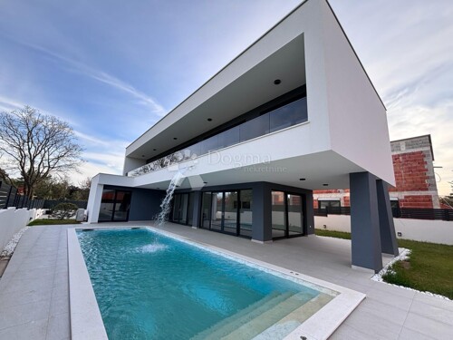 Thumbnail 5930690 - 1