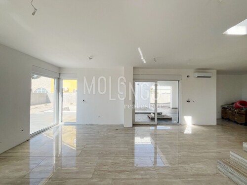 Thumbnail 5933640 - 7