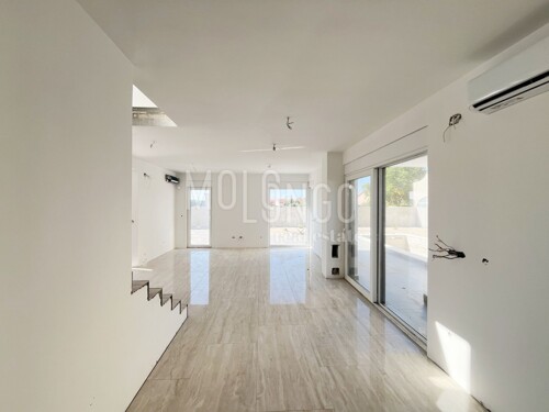 Thumbnail 5933640 - 4