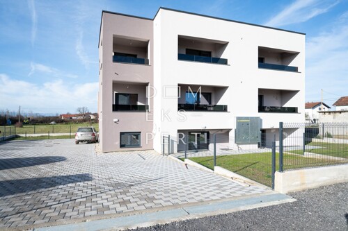 Kloštar Ivanić, Kloštar Ivanić, stan u zgradi, prvi kat, 92