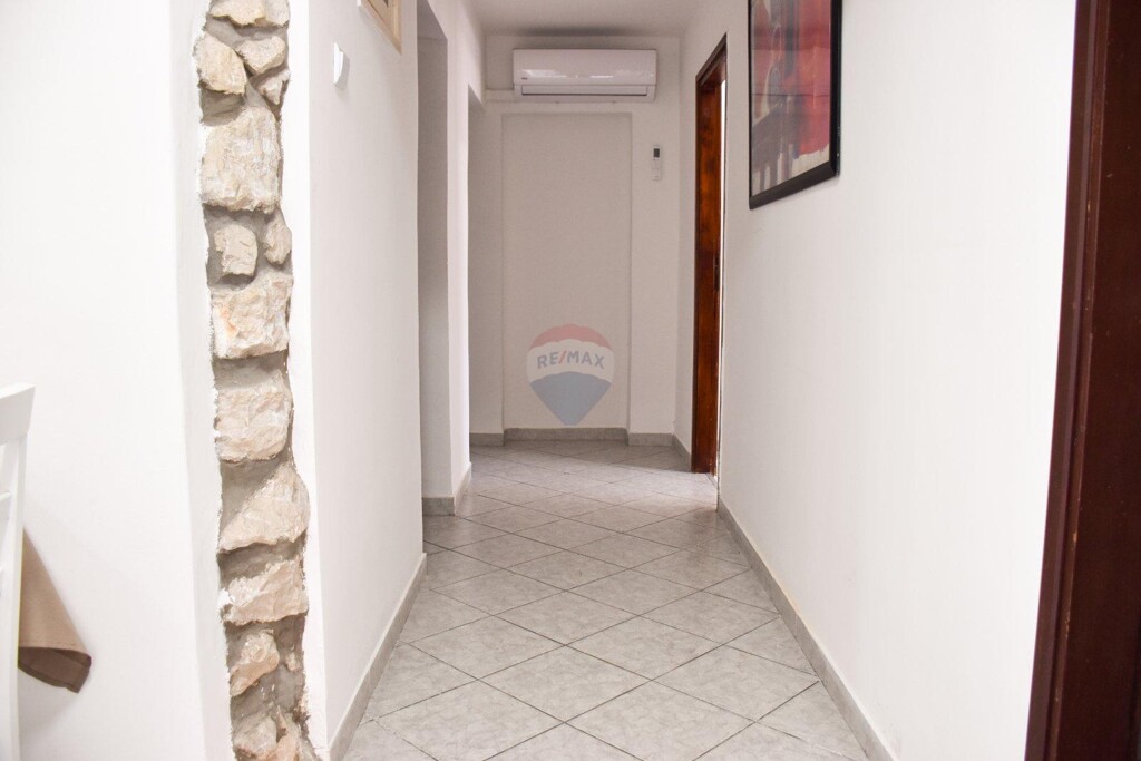 Image 5938310 - 8
