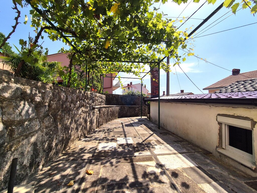 Image 5938351 - 5
