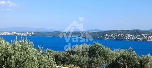 TROGIR, OKRUG GORNJI, KUĆA 430 m2 ,NA OSAMLJENOJ LOKACIJI-IN