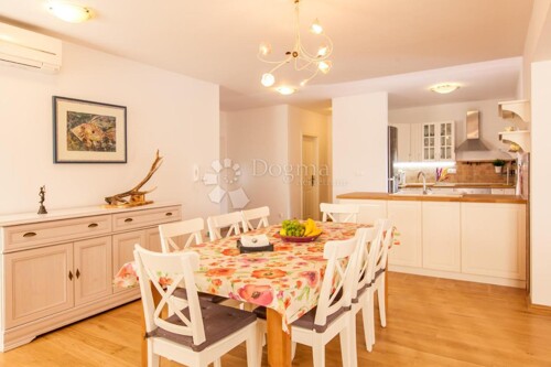 Thumbnail 5939117 - 4