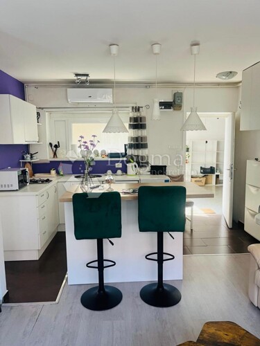 Thumbnail 5939130 - 5