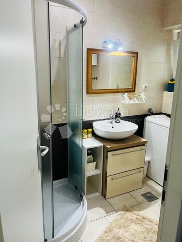 Thumbnail 5939130 - 9