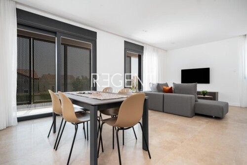 Thumbnail 5940461 - 3