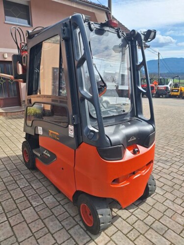 Viličar viljuškar Linde bager valjak demper traktorska kosilica 4X4