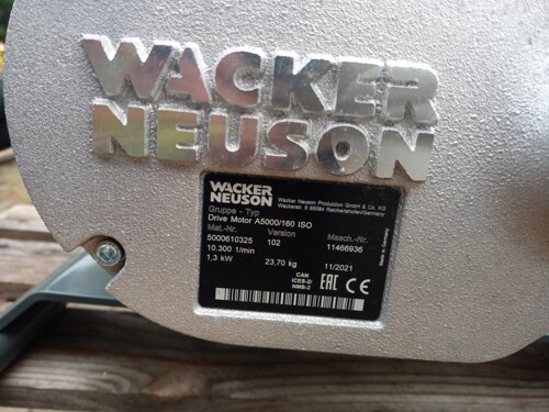 Vibrator za beton Wacker Neuson Honda motor bager valjak demper