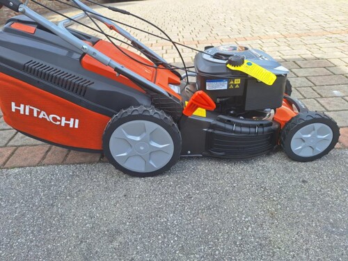 Kosilica za travu Hitachi Briggs & Stratton motor traktor kosilica 4x4
