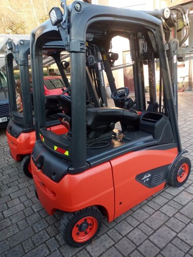 Viličar viljuškar Linde E16 nakladač bager valjar demper traktor 4x4