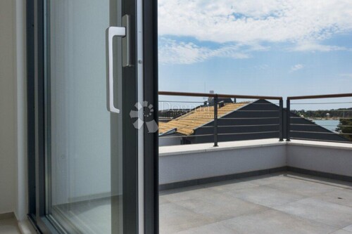 Thumbnail 5940854 - 16