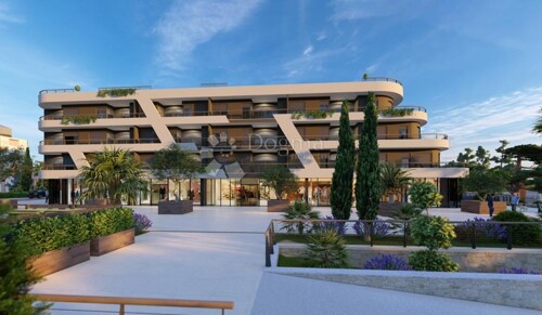 Thumbnail 5940854 - 2