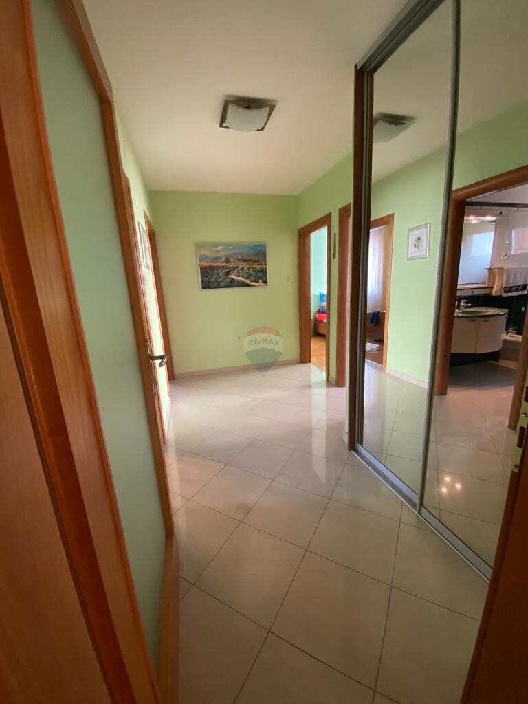 Image 5942946 - 5