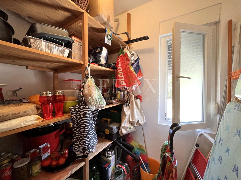 Image 5943381 - 22