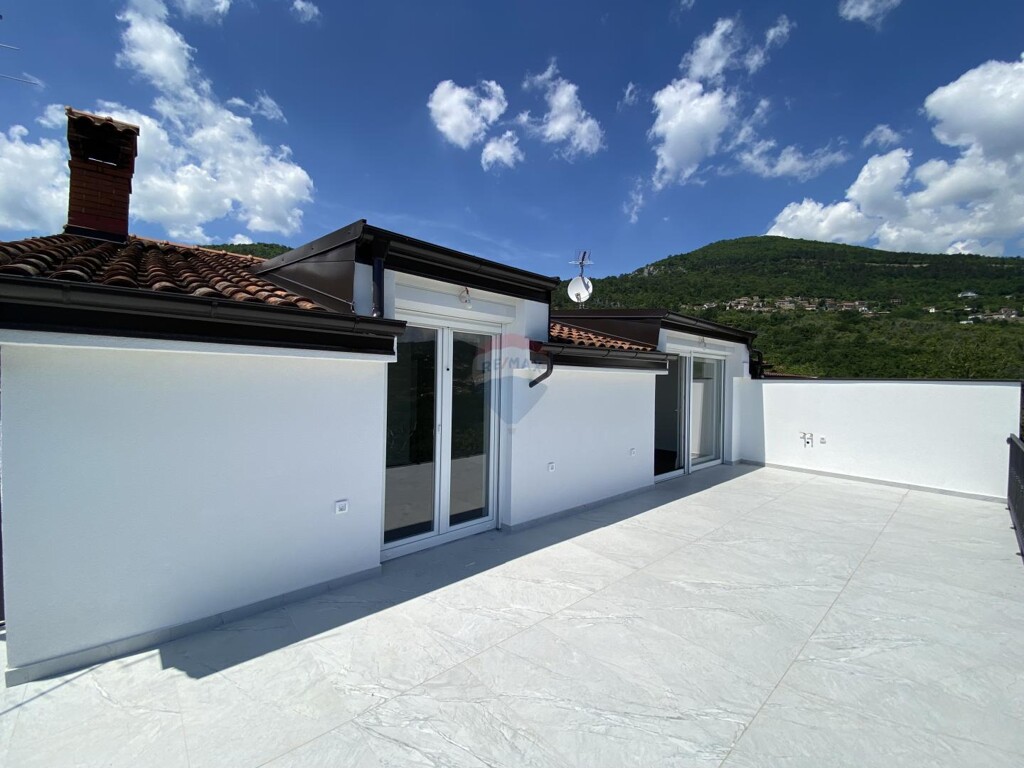 Image 5943796 - 4