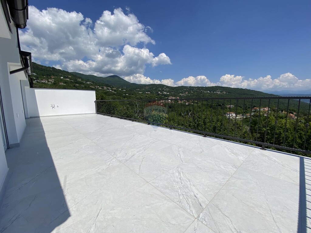 Image 5943796 - 5