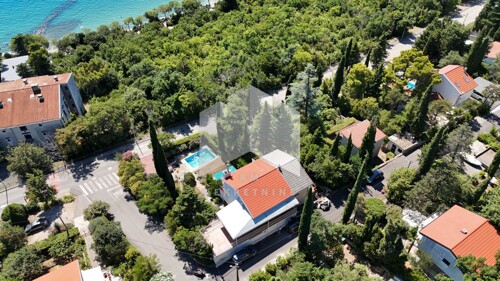 Ekskluzivno samo u našoj agenciji, Kuća 50 m od mora.