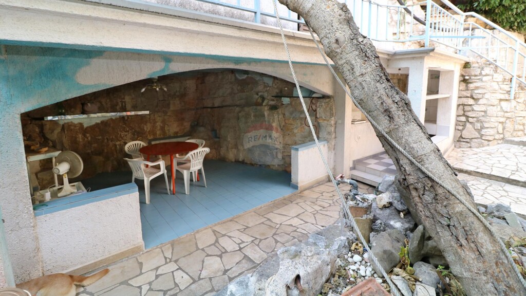 Image 5944535 - 9