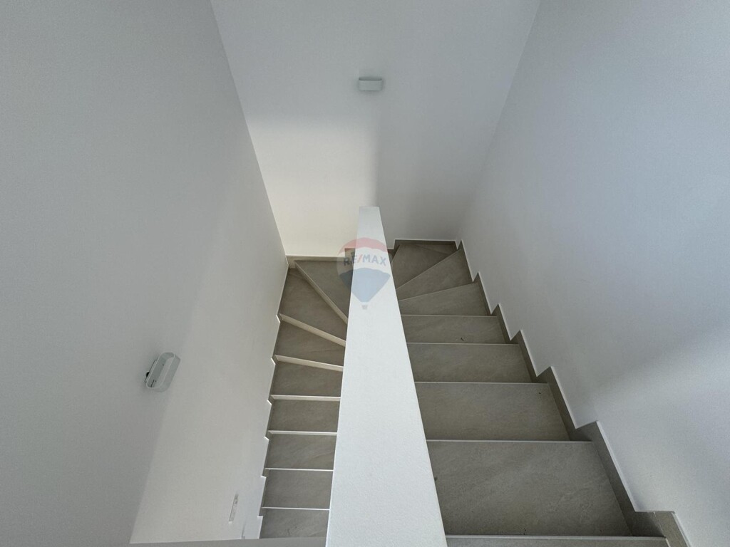Image 5945372 - 8