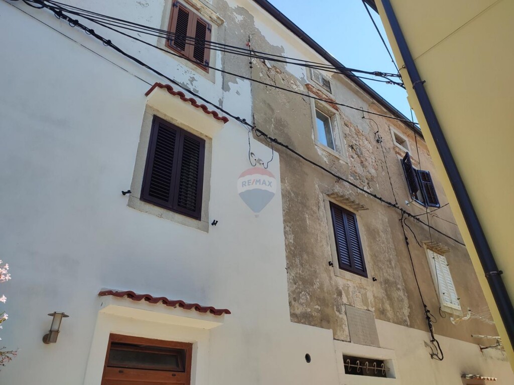 Image 5947990 - 11
