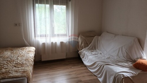 Thumbnail 5949660 - 12