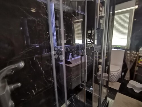 Thumbnail 5950337 - 21