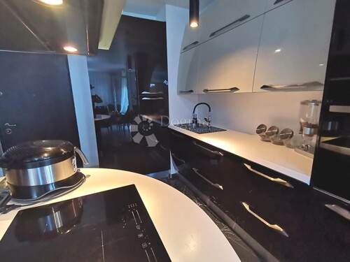 Thumbnail 5950337 - 2