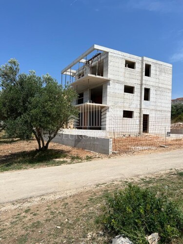 Thumbnail 5950381 - 1