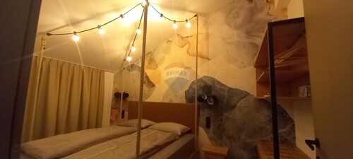 Thumbnail 5952039 - 4