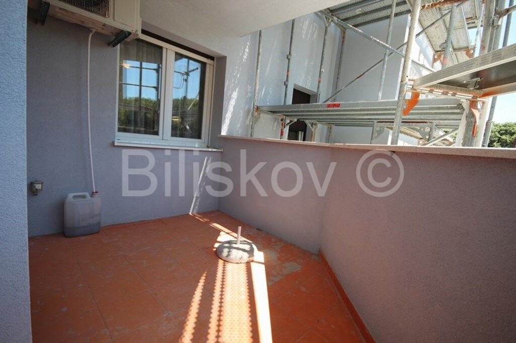 Image 6024600 - 9