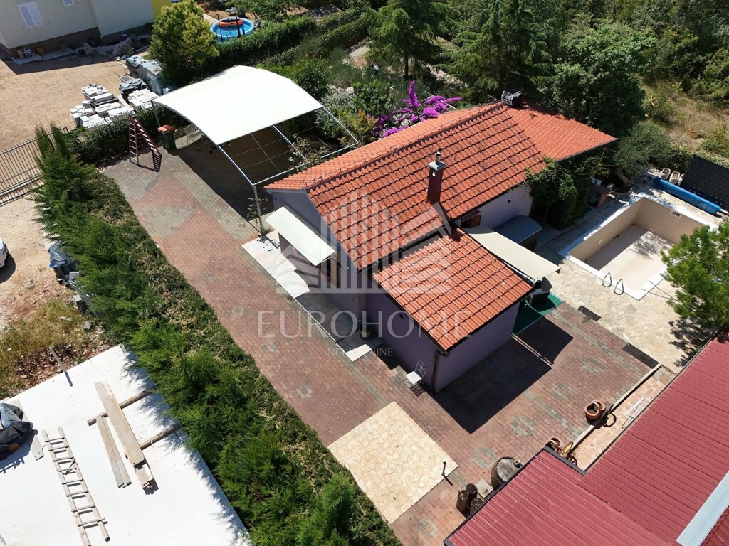 Image 6047594 - 7