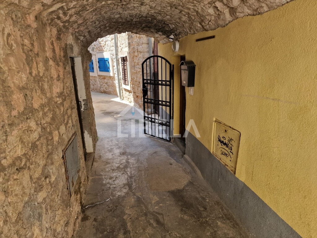 Image 6056467 - 2