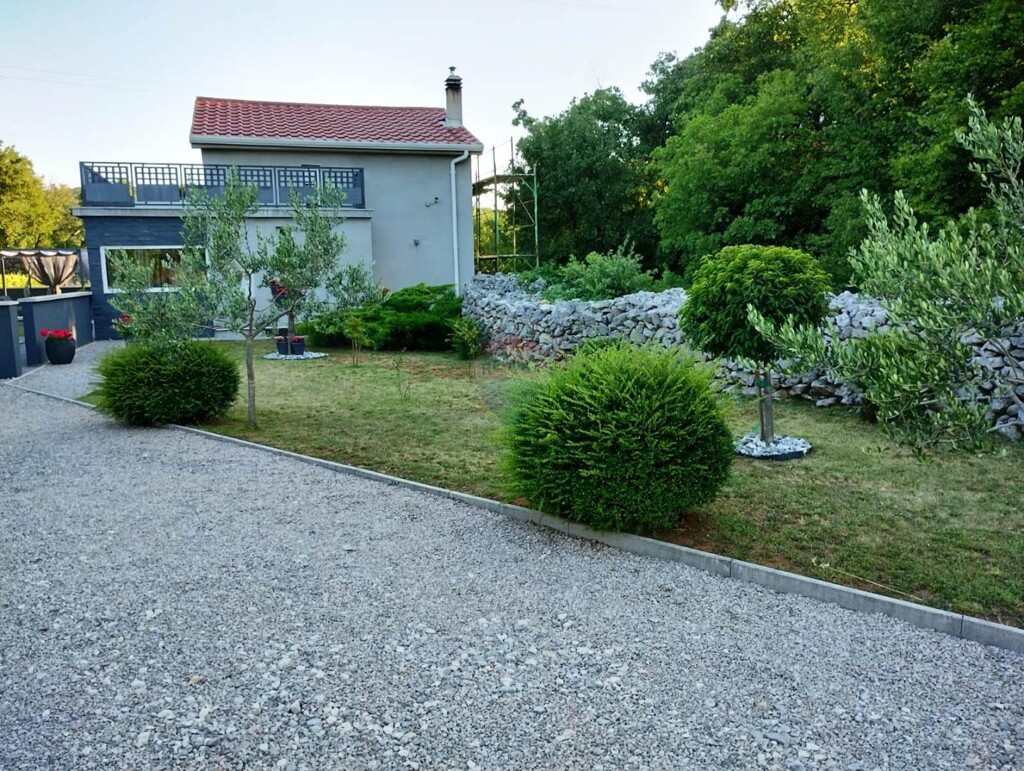 Image 6056476 - 10