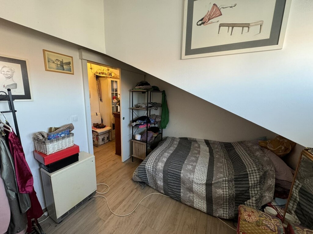 Image 6062315 - 9