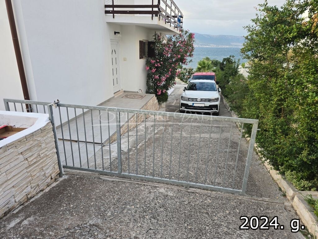 Image 6063140 - 8
