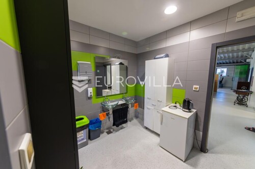 Thumbnail 6063414 - 25