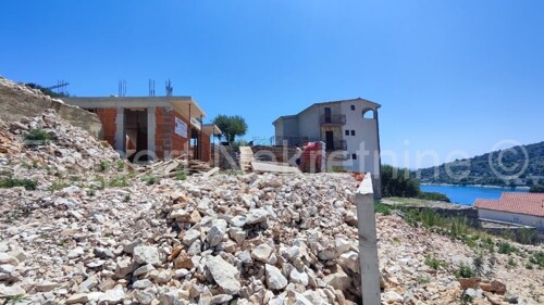 Thumbnail 6063472 - 1