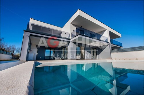 Rovinj, okolica, kuća za odmor 256 m2 s bazenom