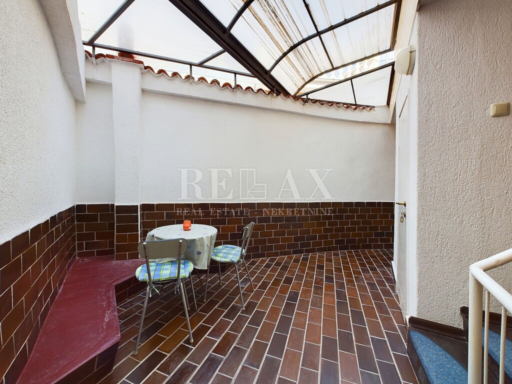 Image 6063493 - 9