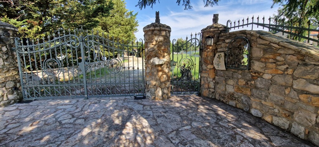 Image 6066776 - 17