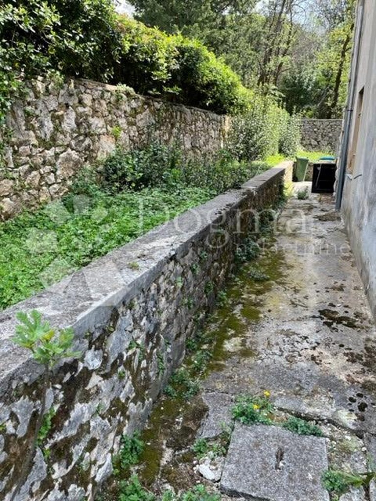 Image 6072915 - 17