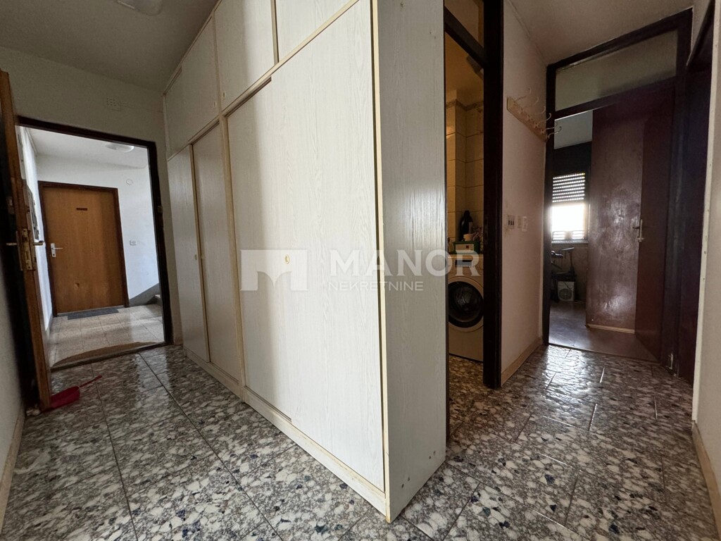 Image 6074631 - 7
