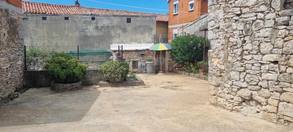 Image 6074661 - 7