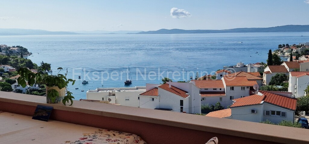 Image 6075079 - 2