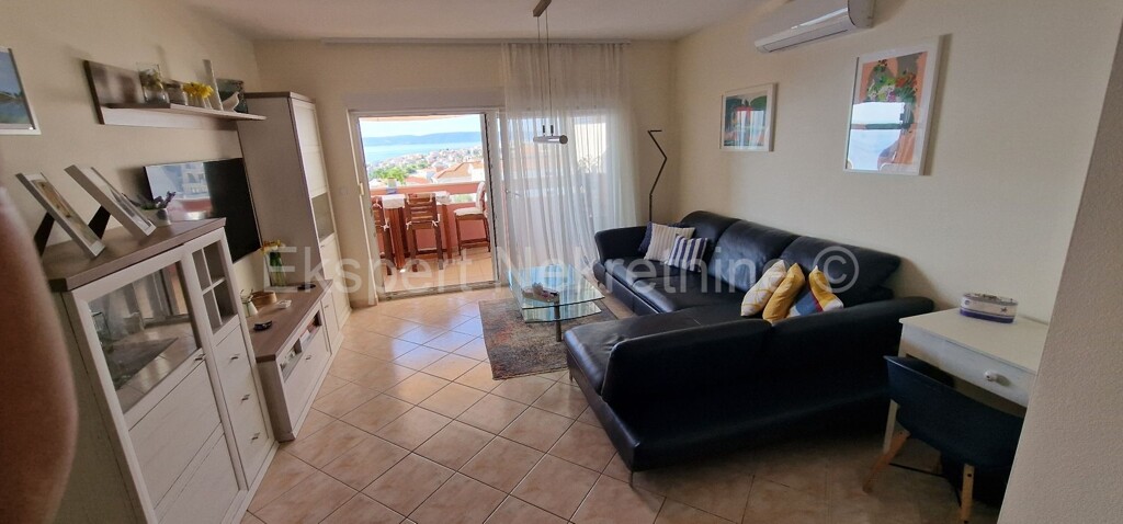 Image 6075079 - 8